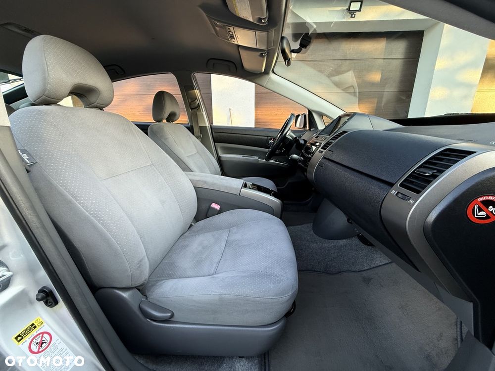 Toyota Prius 1.5 VVT-i Sol - 30