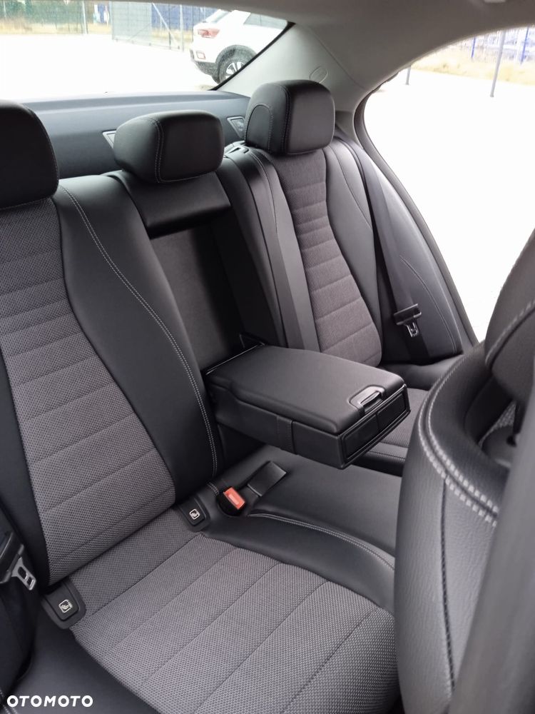 Mercedes-Benz Klasa E 220 d 9G-TRONIC Avantgarde - 15