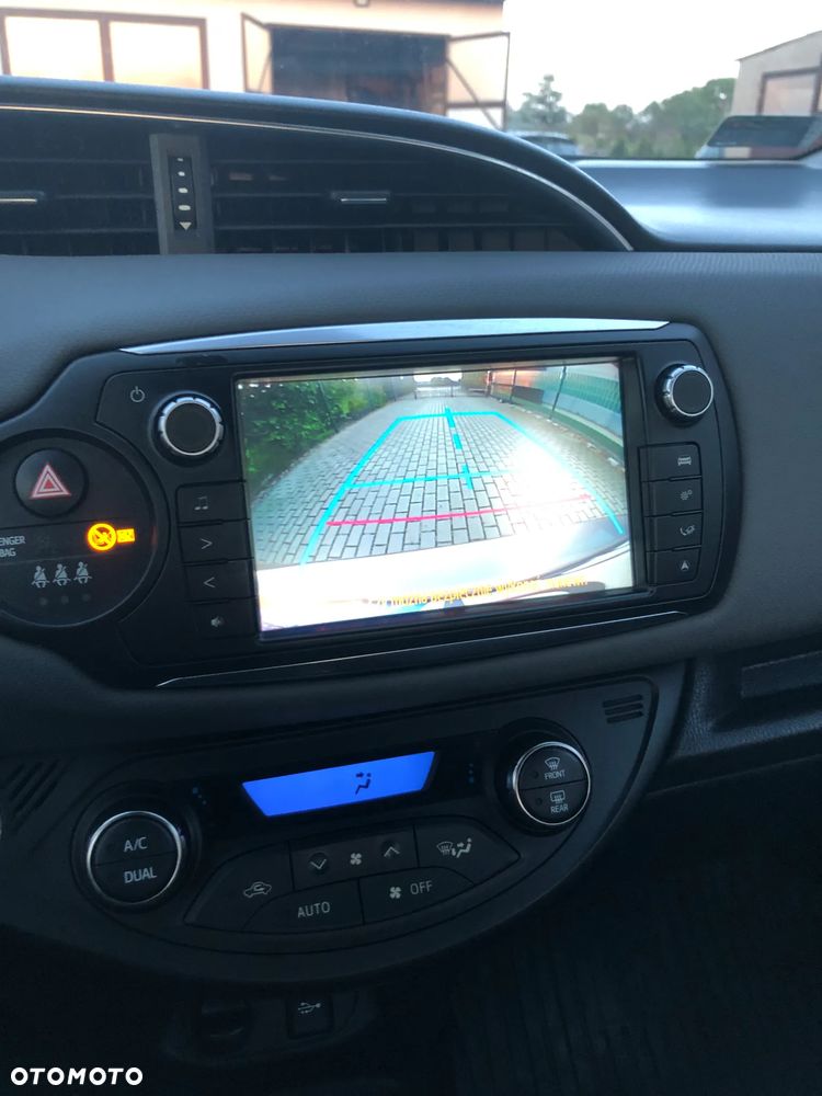 Toyota Yaris Hybrid 100 Selection Passion - 30