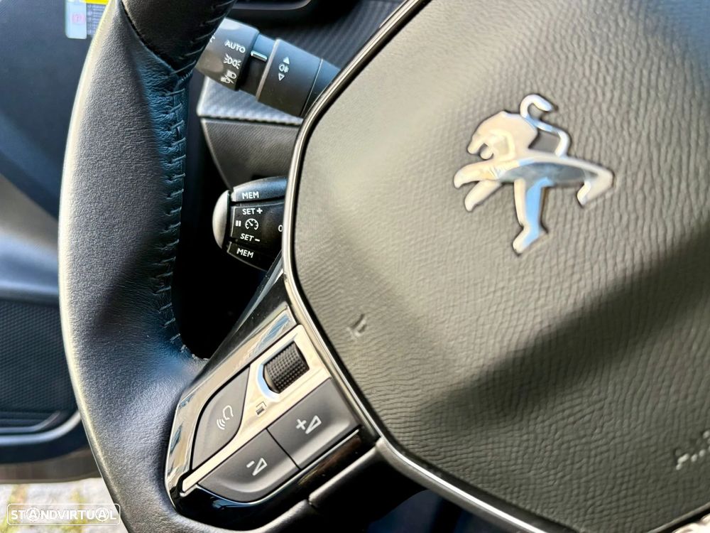 Peugeot 208 PureTech 100 Allure Pack - 22