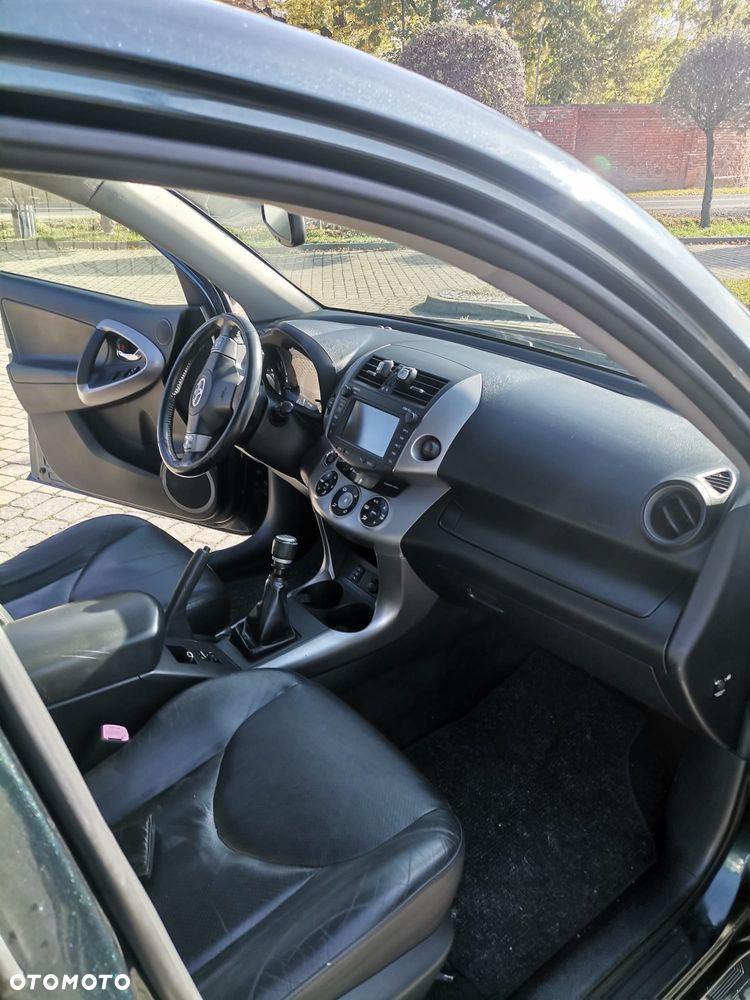 Toyota RAV4 2.2 D-4D X - 13