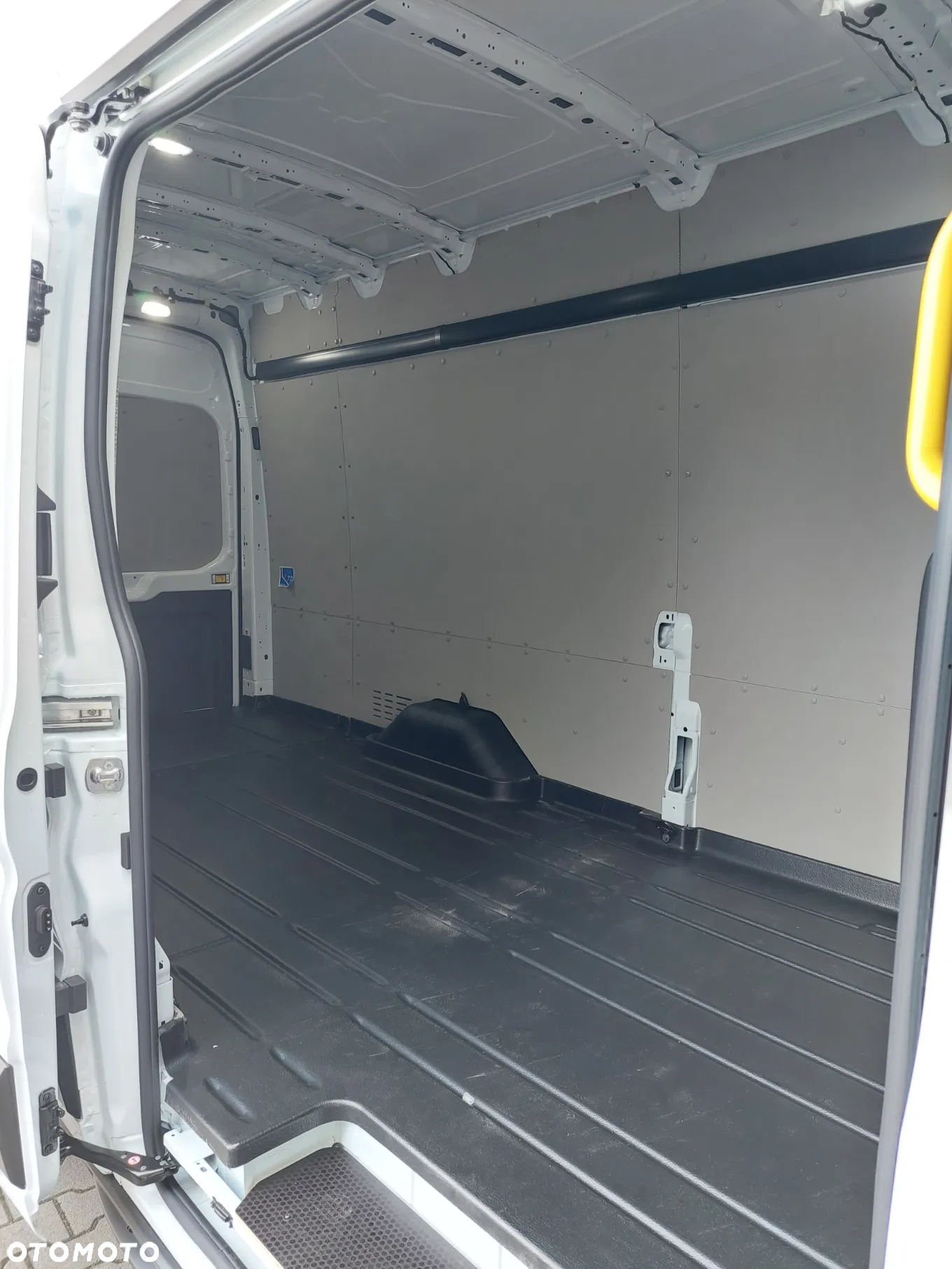 Ford Transit VAN L4 - 5