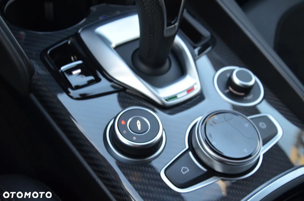 Alfa Romeo Giulia 2.0 Turbo Veloce TI Q4 - 26