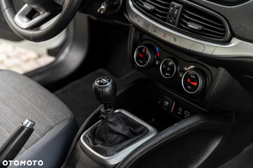 Fiat Tipo 1.4 16v Easy - 25