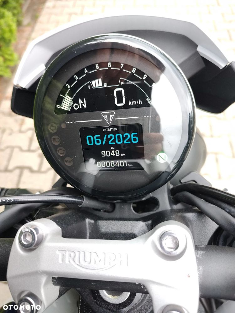 Triumph Trident - 9