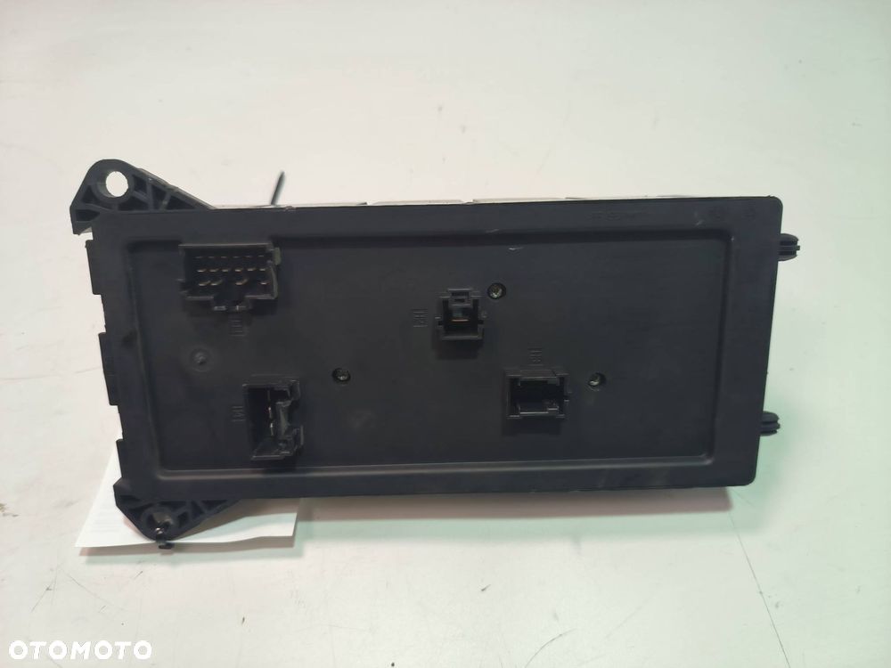 SKRZYNKA BEZPIECZNIKÓW MERCEDES SPRINTER W906 516 A9069006501 - 4