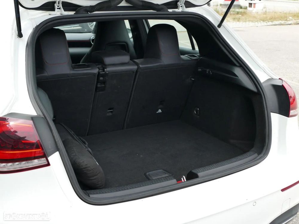 Mercedes-Benz A 250 e AMG Line - 14