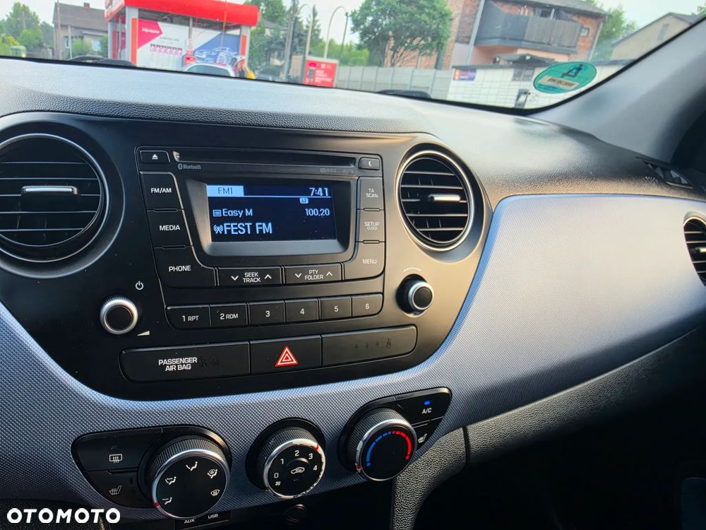 Hyundai i10 1.2 Fifa World Cup Edition - 23