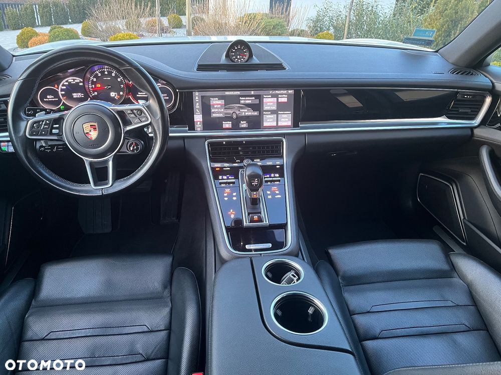 Porsche Panamera 4 - 37