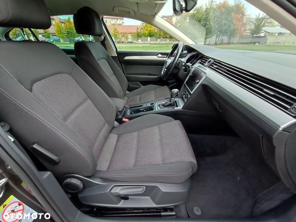 Volkswagen Passat 2.0 TDI (BlueMotion Technology) DSG Comfortline - 23