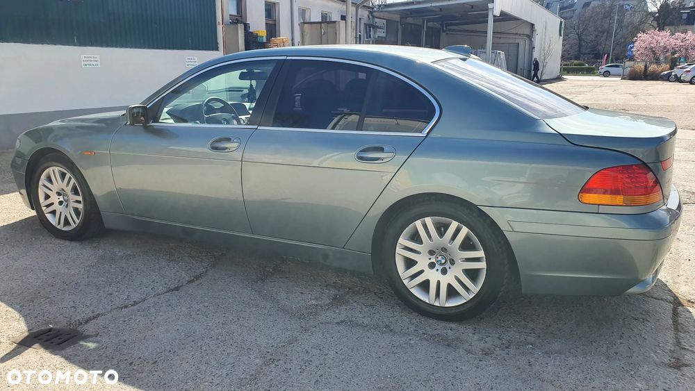 BMW Seria 7 735i - 21