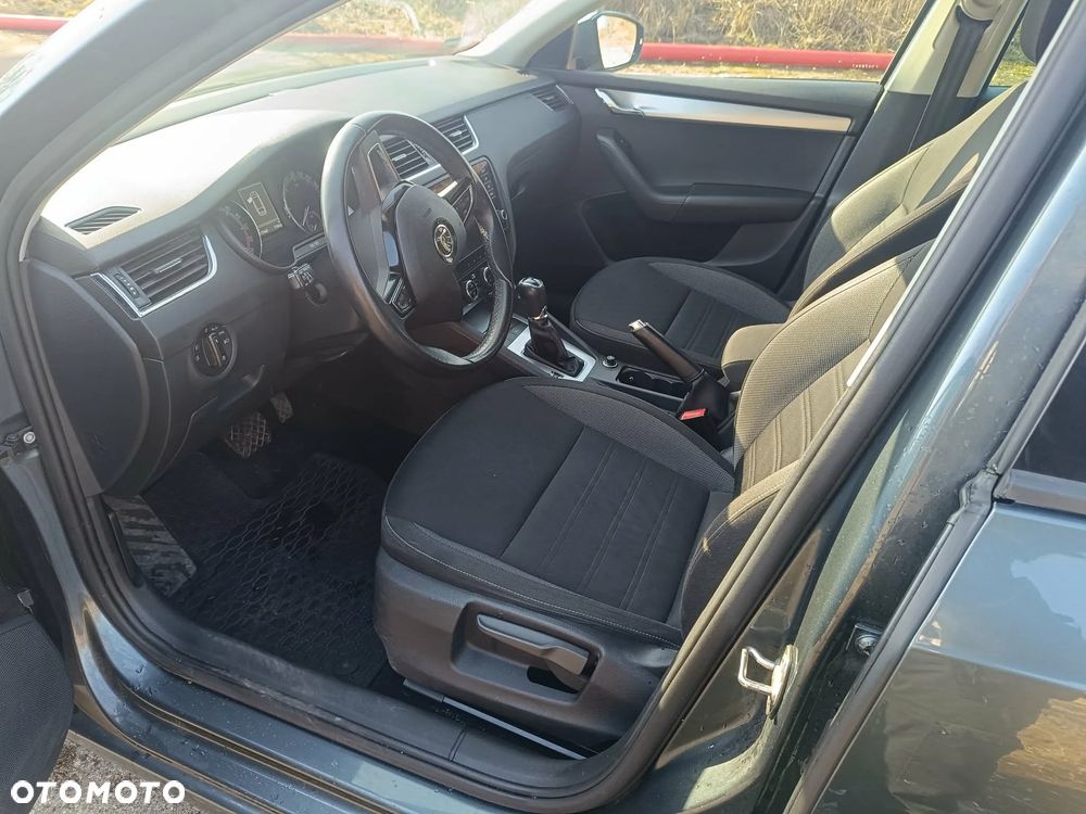 Skoda Octavia 1.6 TDI Ambition DSG - 4