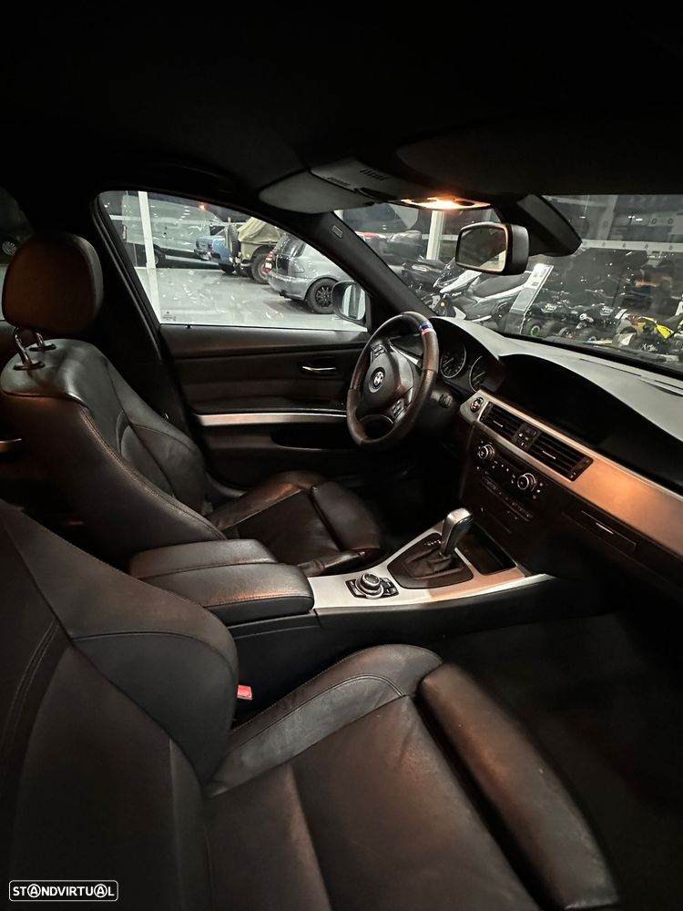 BMW 320 d xDrive DPF Aut. Edition Sport - 12