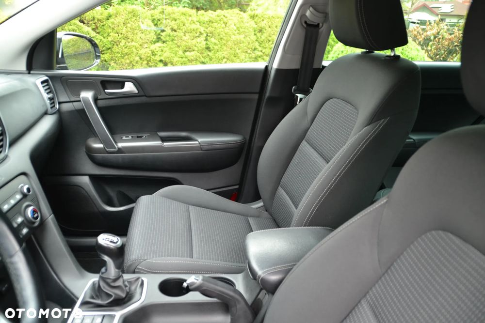 Kia Sportage 1.6 GDI 2WD ISG Dream-Team Edition - 26