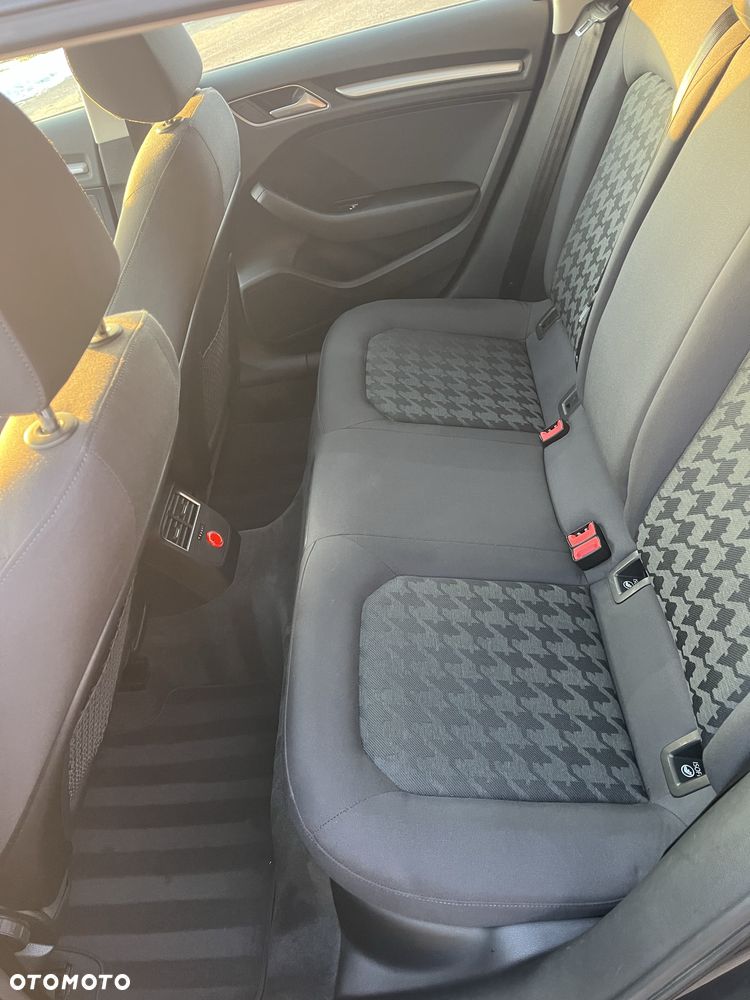 Audi A3 Sportback - 4