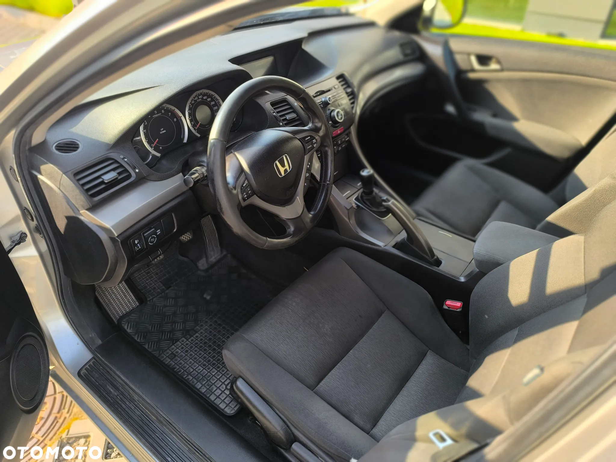 Honda Accord 2.0 Comfort - 12