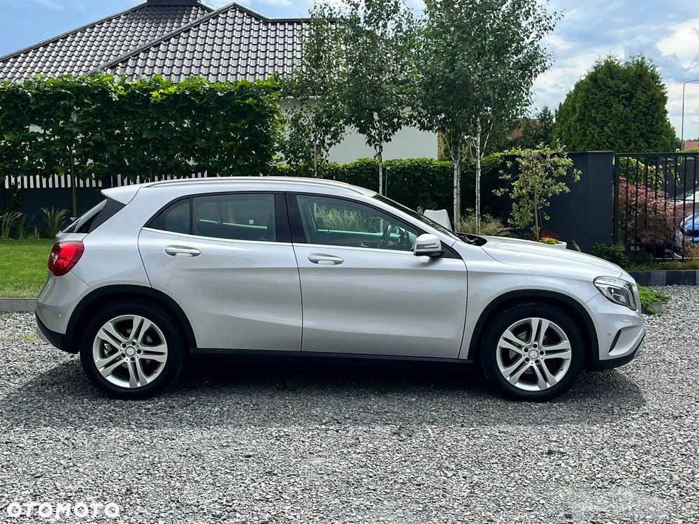 Mercedes-Benz GLA 180 - 15