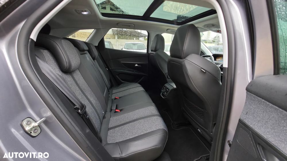 Peugeot 3008 1.2 PureTech 130 EAT8 Allure Pack - 17