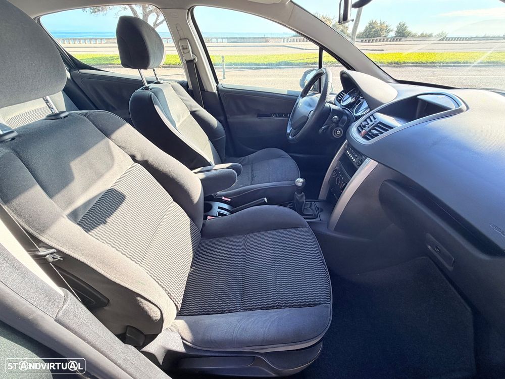 Peugeot 207 1.4 HDi Sport - 14