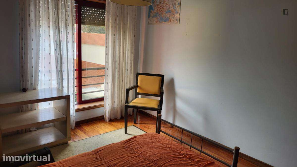 Quarto - localizado em São Mamede de Infesta Porto - Grande imagem: 5/33