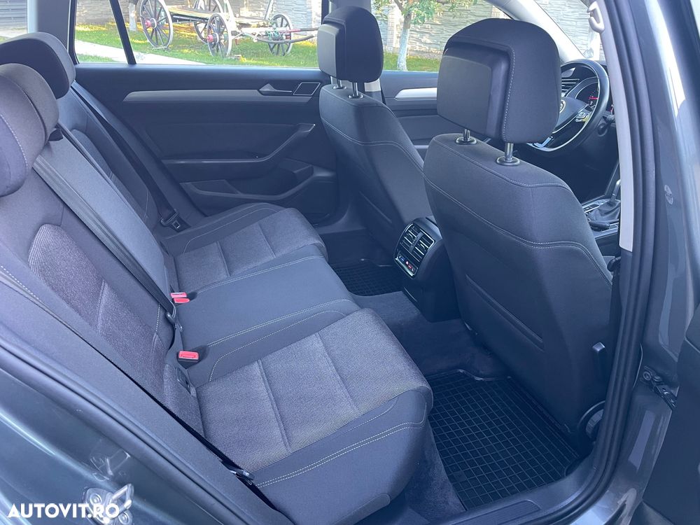 Volkswagen Passat - 19