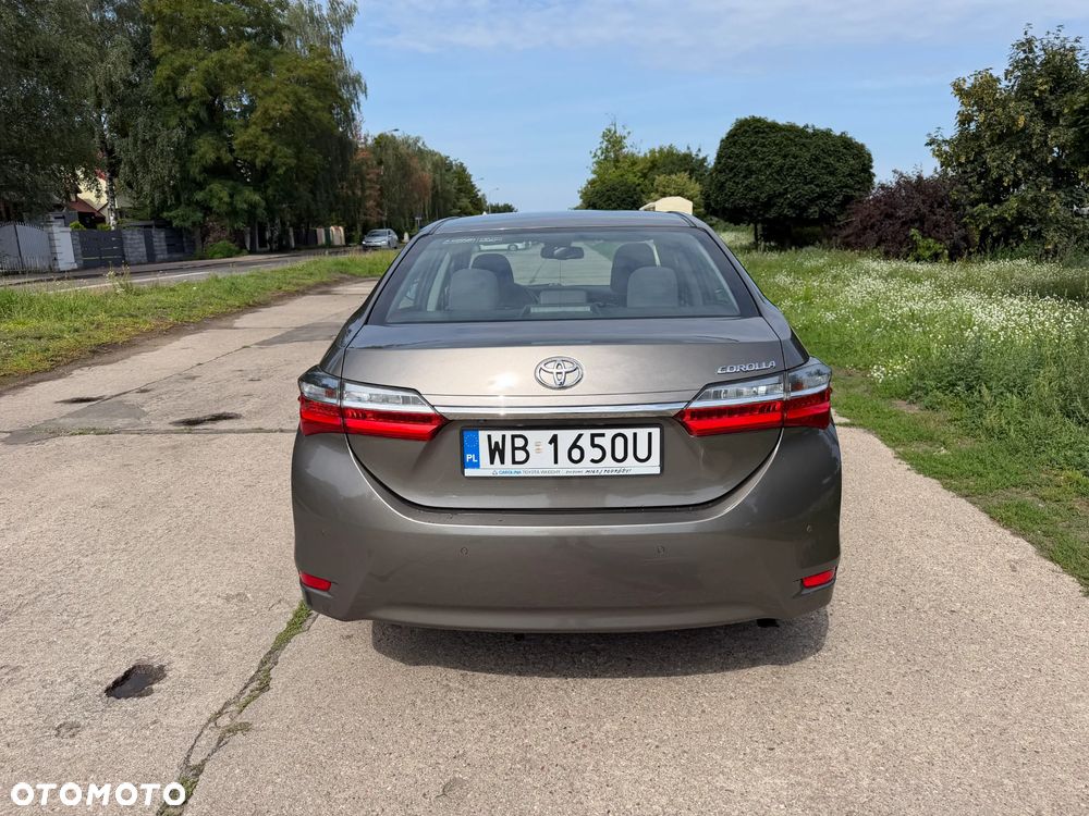 Toyota Corolla 1.6 Comfort - 6