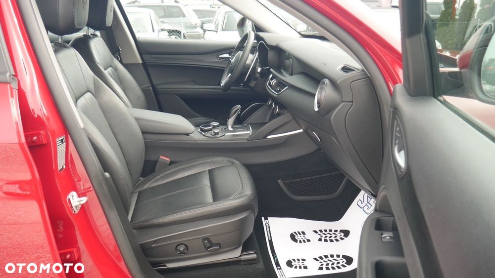 Alfa Romeo Stelvio - 17