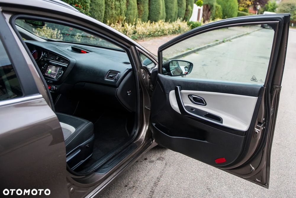 Kia Ceed 1.6 GDI ISG Vision - 37