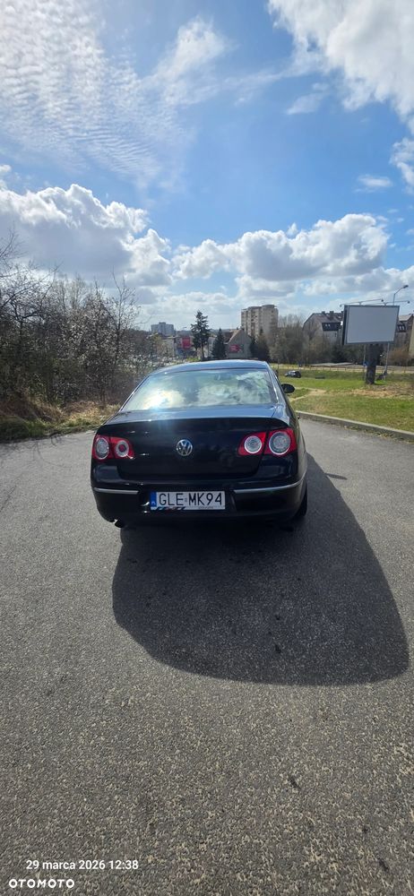 Volkswagen Passat - 4