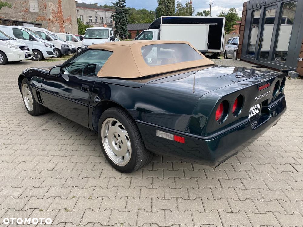 Chevrolet Corvette - 9