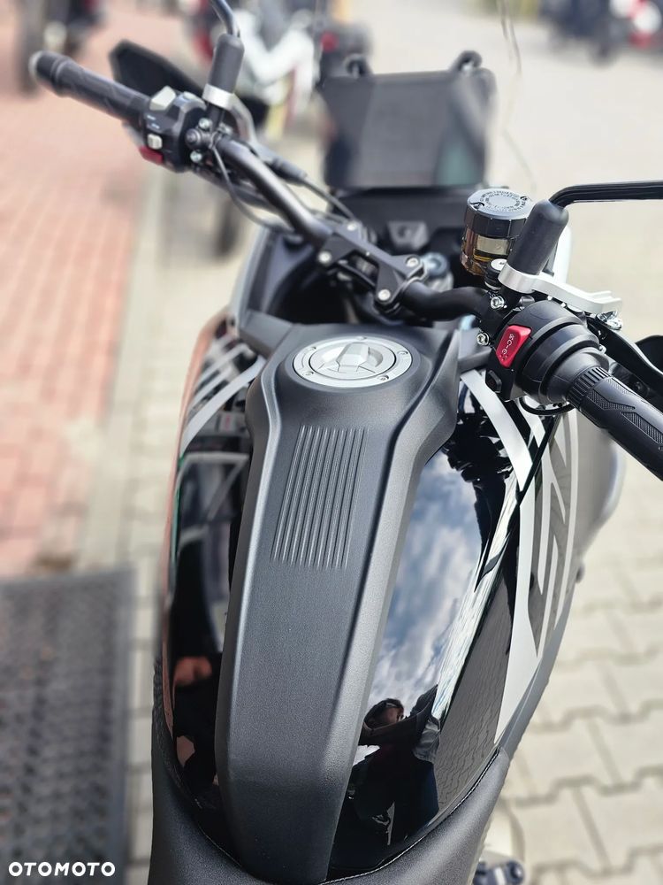 QJMOTOR SRT 600SX - 3