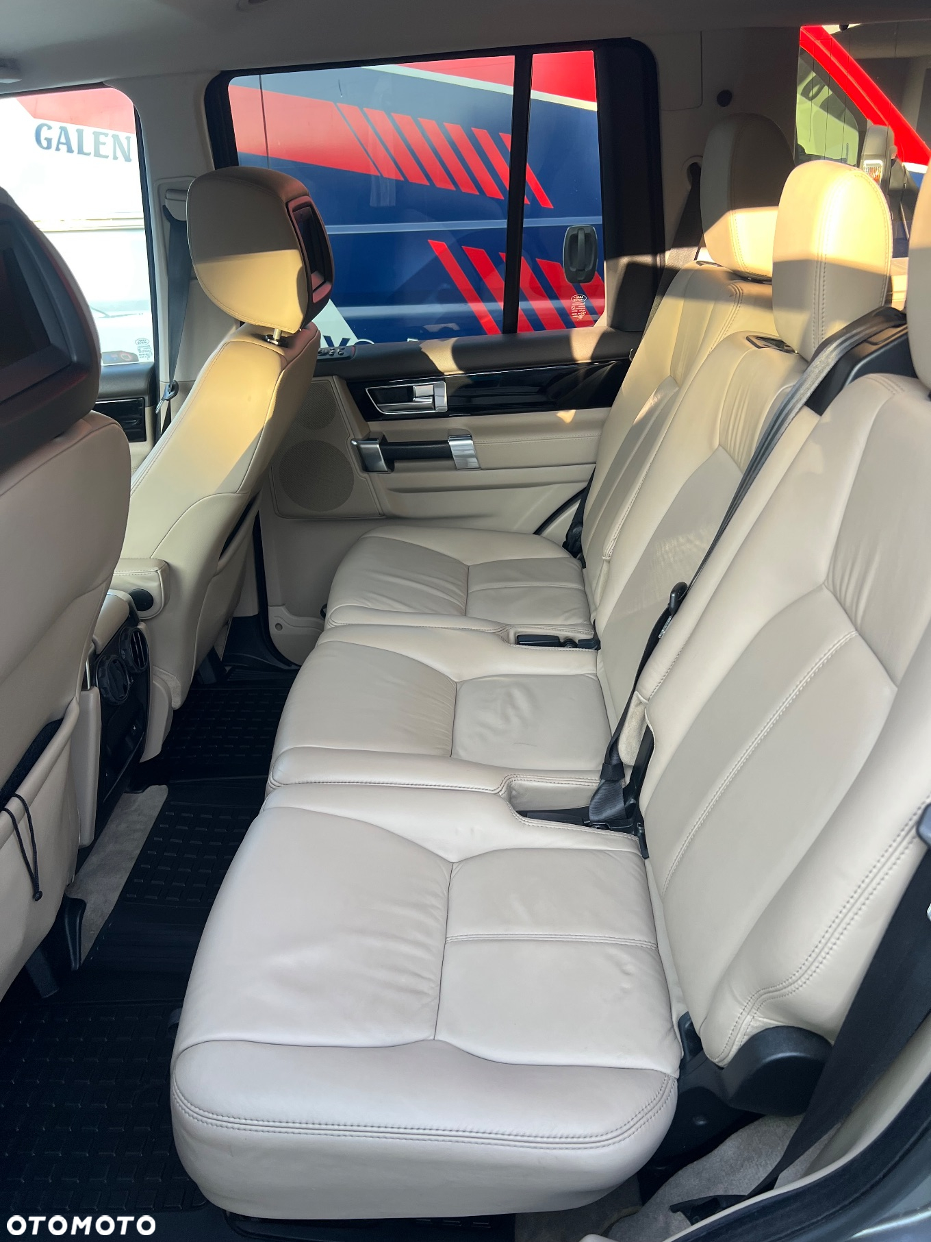 Land Rover Discovery IV 2.7D V6 HSE - 22