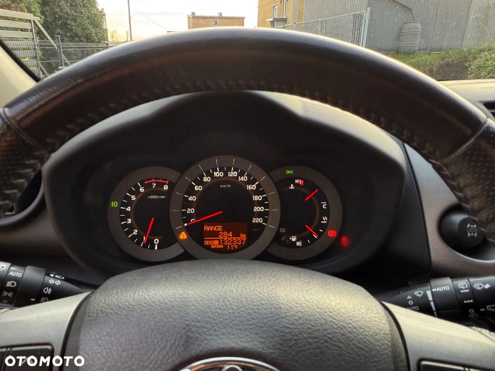 Toyota RAV4 2.0 VVT-i Premium - 36