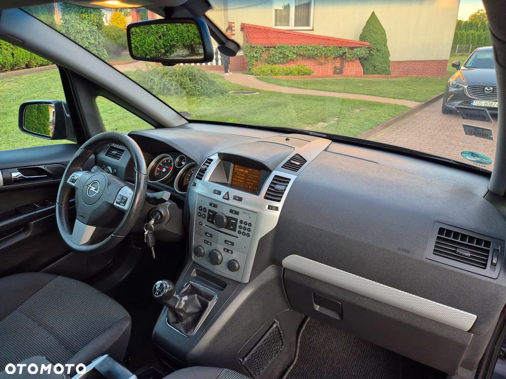 Opel Zafira - 9
