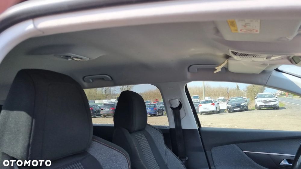 Peugeot 5008 BlueHDI 130 EAT8 Active Pack - 26