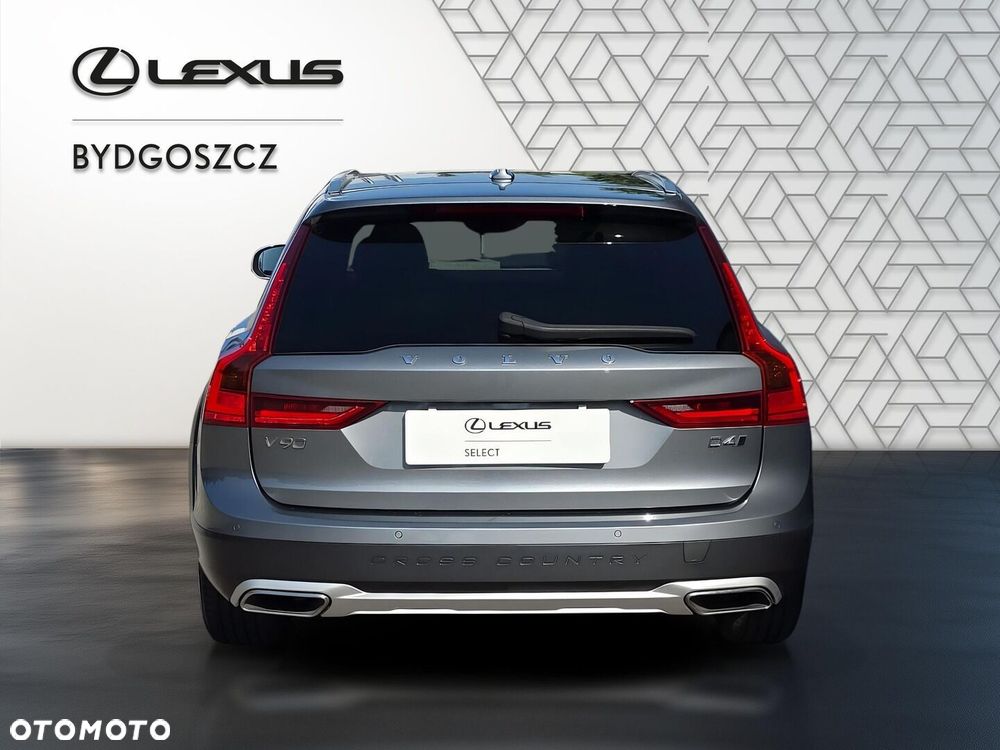 Volvo V90 Cross Country - 5