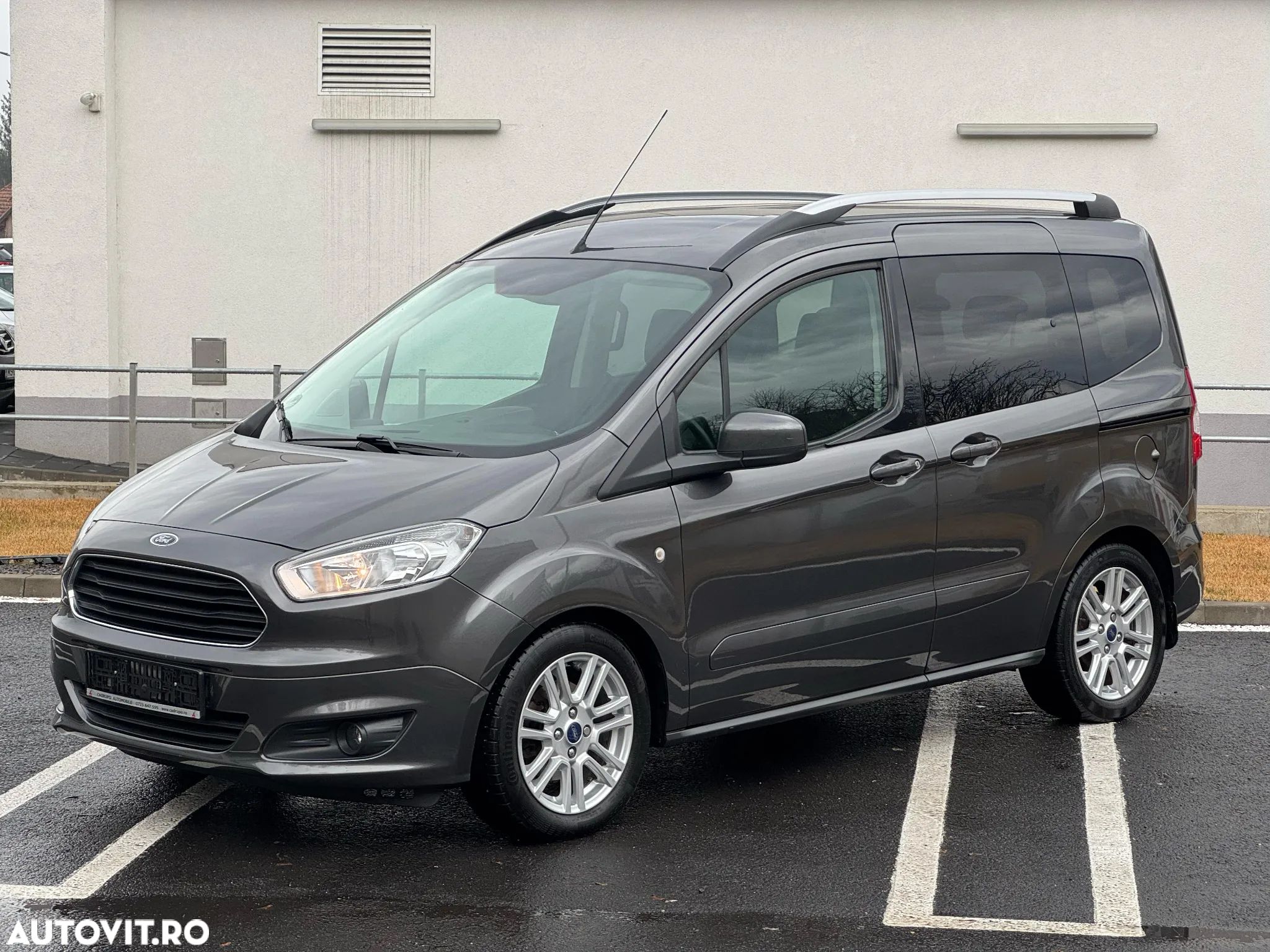Ford Tourneo Courier 1.0 EcoBoost Titanium - 1