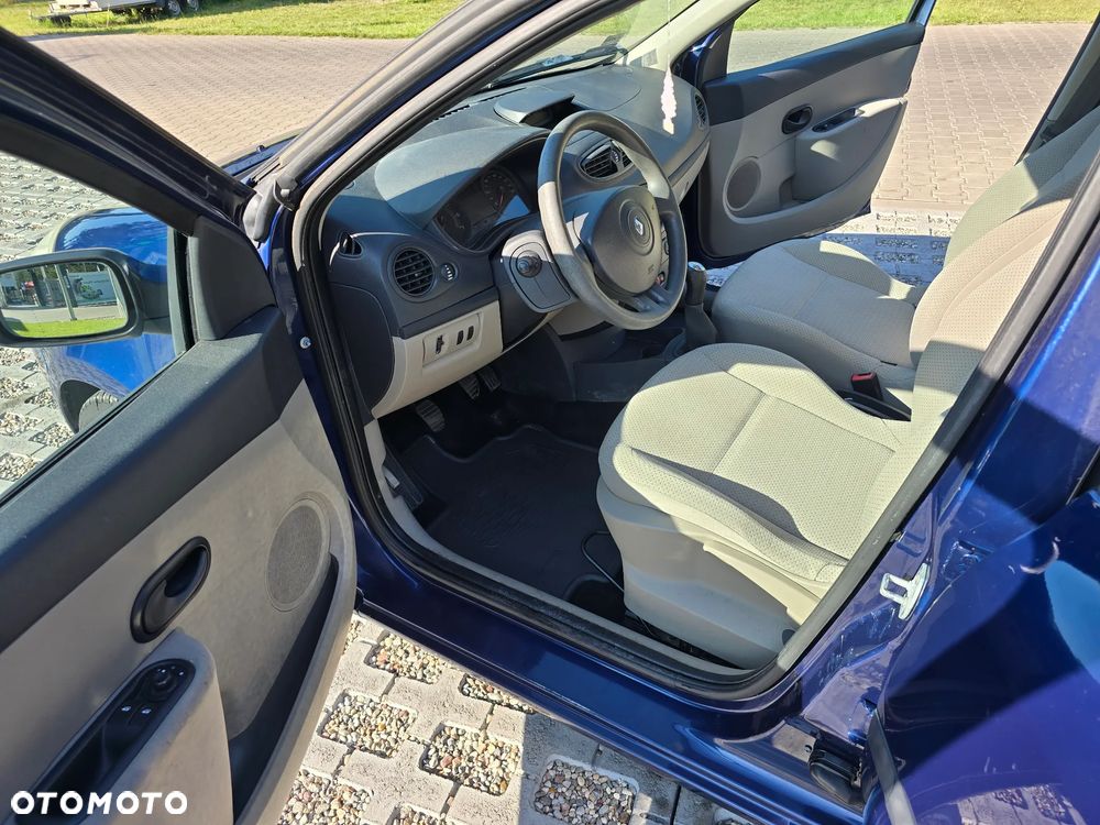 Renault Clio 1.4 16V Dynamique - 10