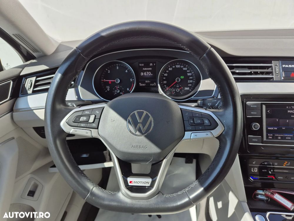 Volkswagen Passat 2.0 TDI DSG 4Mot Highline - 16
