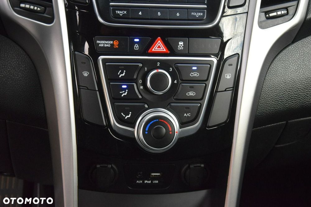 Hyundai i30 1.4 Classic + - 26