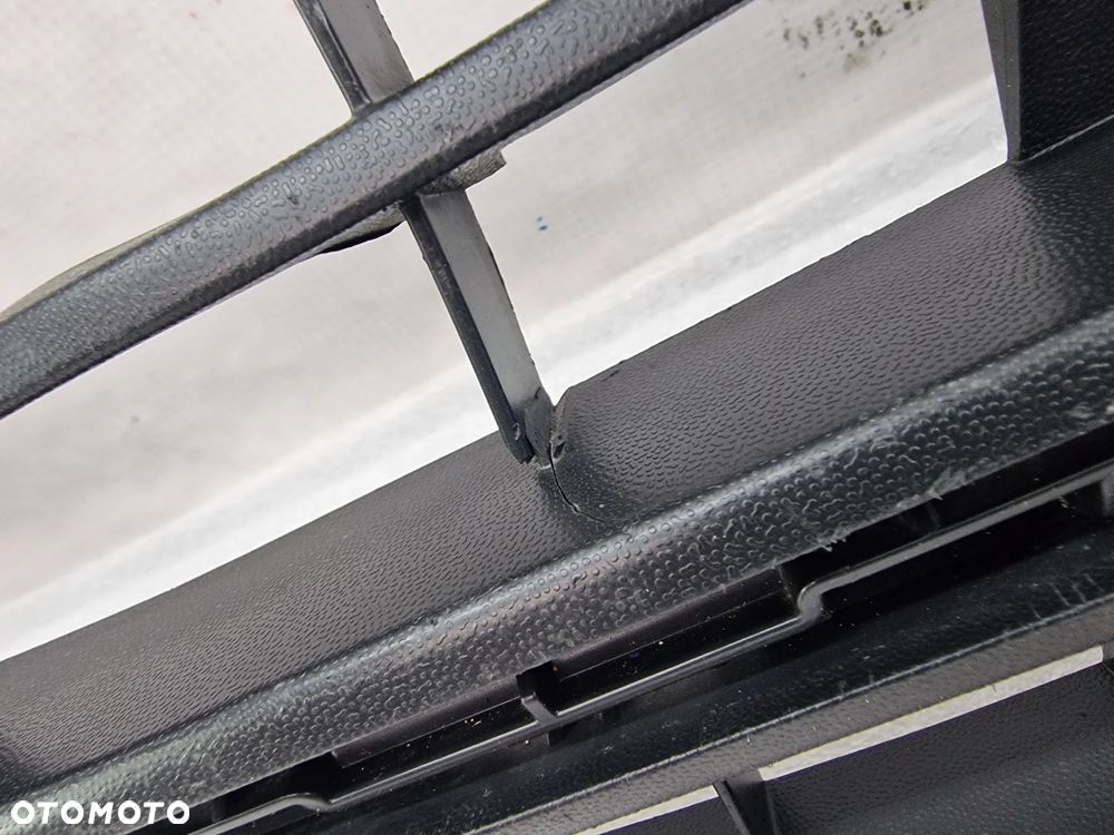 VW POLO VI 2G0 17- KRATKA ŚRODKOWA , NR 2G0853677L , NR AUKCJI KR524 - 8