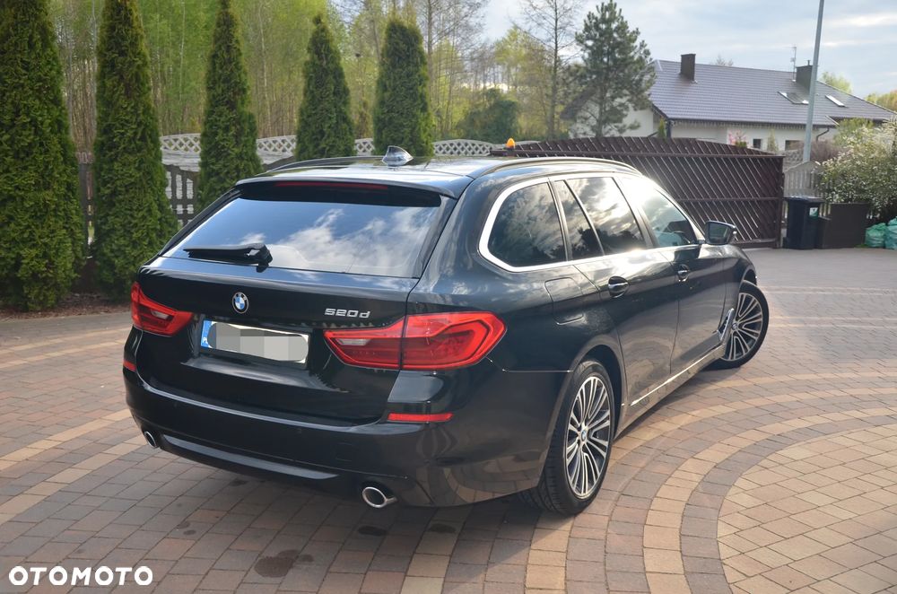BMW Seria 5 520d M Sport - 11