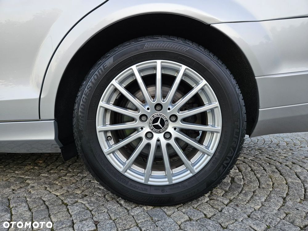 Mercedes-Benz Klasa C 200 CGI BlueEFFICIENCY Elegance - 34