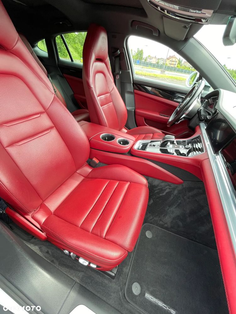 Porsche Panamera 4 - 9