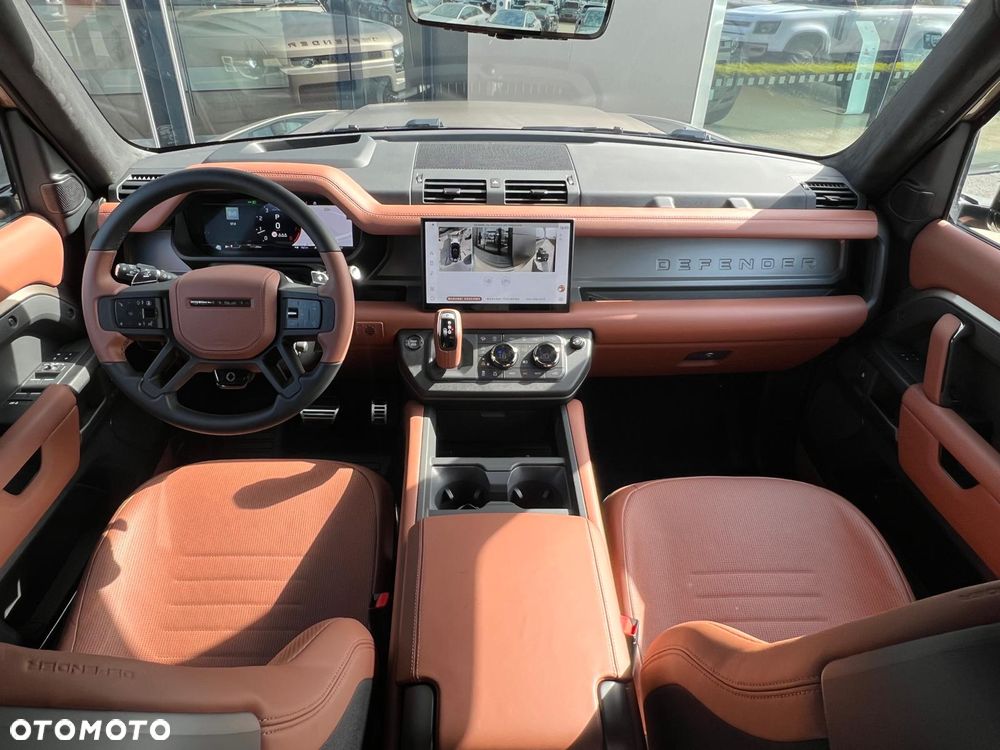 Land Rover Defender 110 P635 OCTA - 11