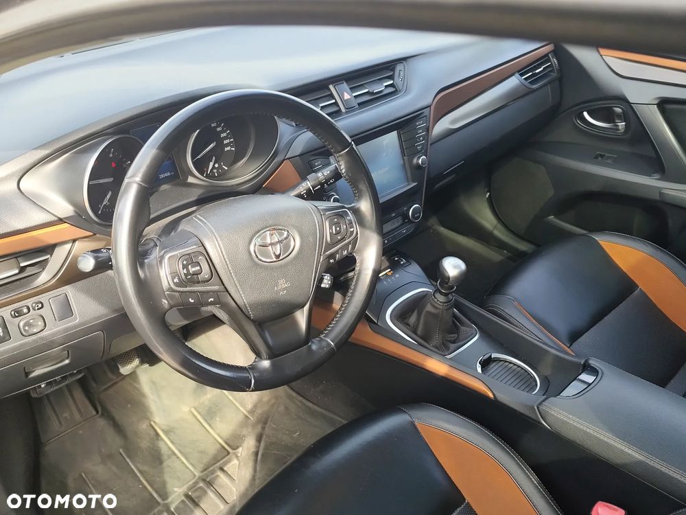 Toyota Avensis 2.0 D-4D Prestige - 6