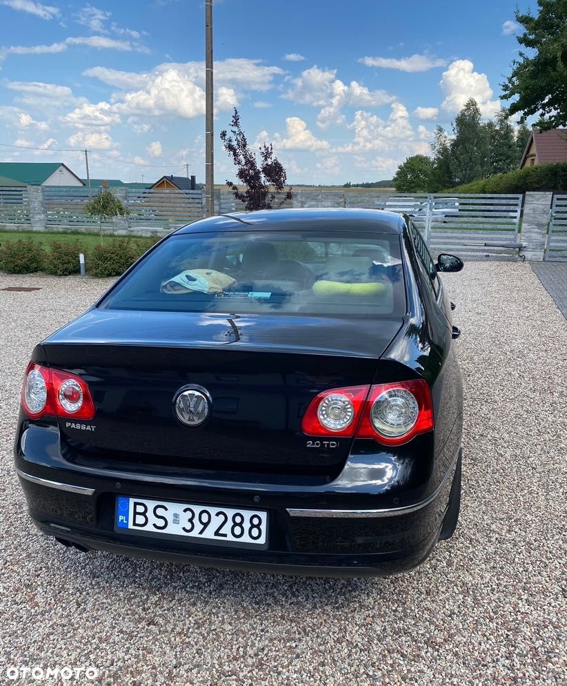 Volkswagen Passat - 2