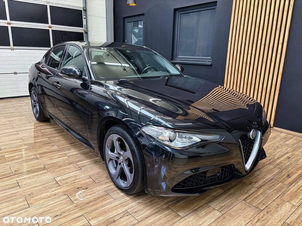 Alfa Romeo Giulia 2019 photo 4