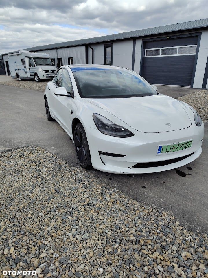 Tesla Model 3 - 7