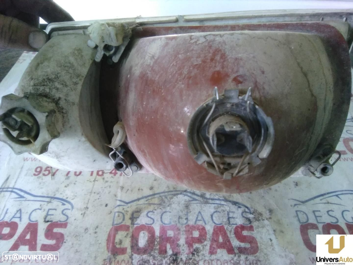 FAROL ESQUERDO CITROEN C15 1990 -082601 - 2